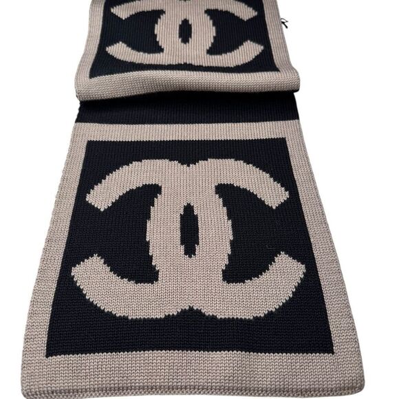 Chanel Wool Scarf - Picture 3 of 4